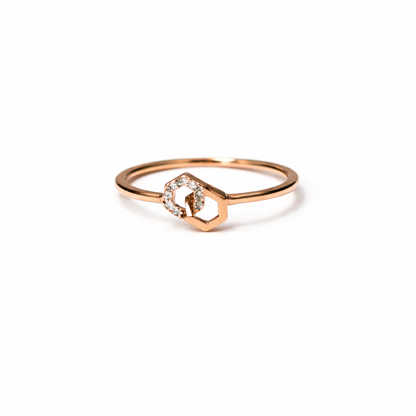 Twisted hexa ring