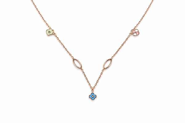 Pastel clover chain
