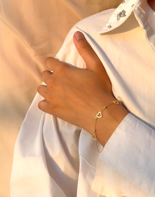 Linked hearts chain bracelet