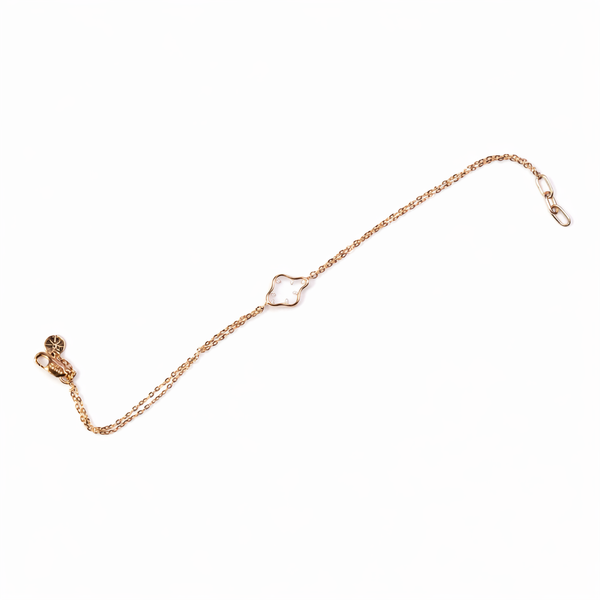 Clover charm bracelet