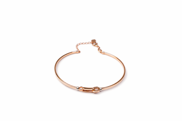 Linear luxe bangle
